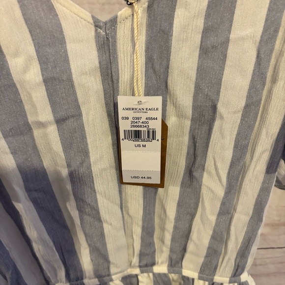 American eagle Off the Shoulder Blue and White Striped Romper Shorts NWT Medium - Picture 6 of 9